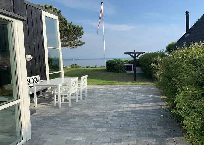 Amia - 20m From The Sea By Interhome